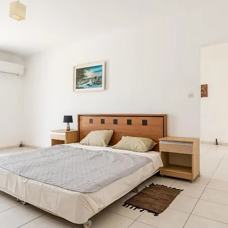Anthi Apartament Fánai